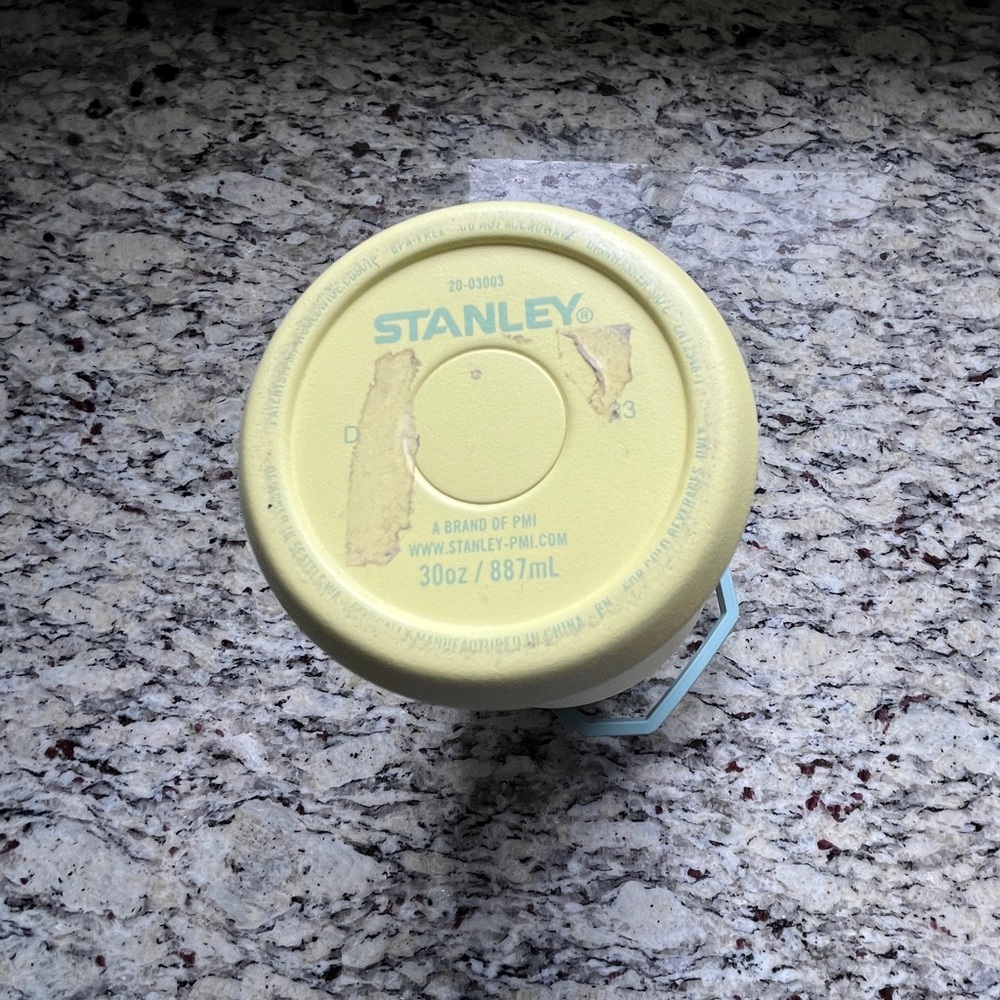 Stanley IceFlow 30oz- Pomelo - Picture 2 of 4